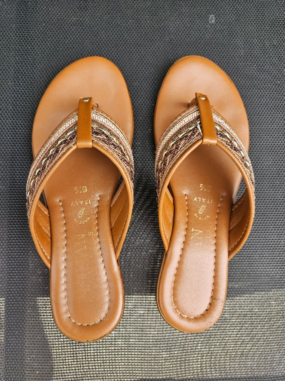Italian Shoemakers Zali Sandal size 6.5